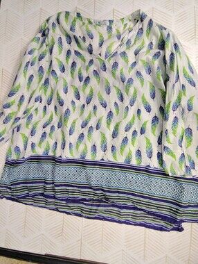 Bindi bohoWhite Floral-Print‎ V-Neck Tunic with Blue & Green Accents